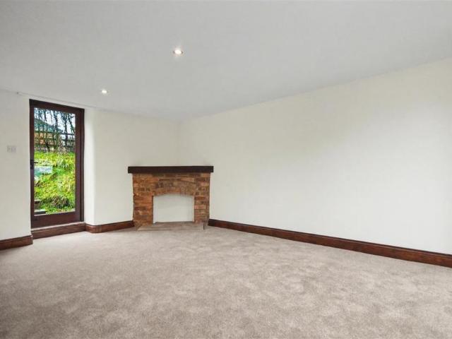 3 bedroom barn conversion to rent