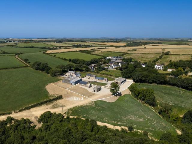 3 bedroom barn for sale