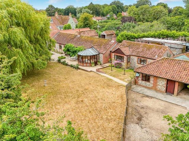 3 bedroom barn for sale