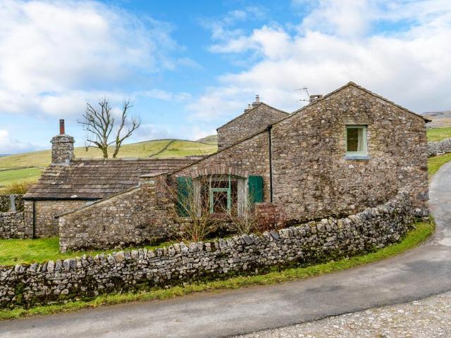 3 bedroom barn for sale