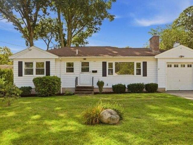 3 bedroom, Barrington RI 02806 105631085