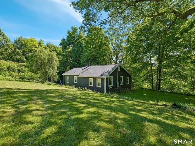 3 bedroom, Bethany CT 06524 104760886