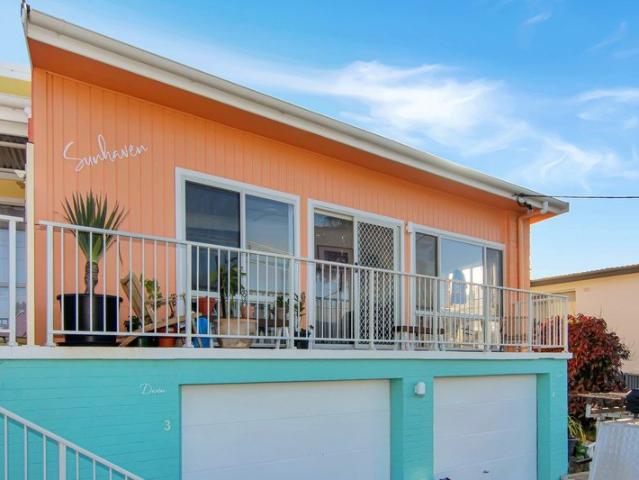 3 Bedroom Beachside Unit ALL UTILITIES INCLUDED!
