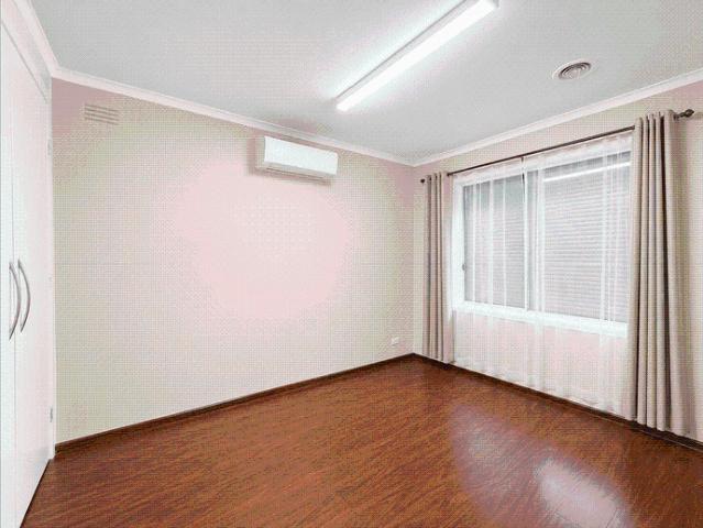 3 Bedroom Beauty at an amazing location!