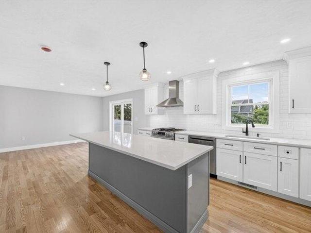 3 bedroom, Bedford MA 01730 105415466