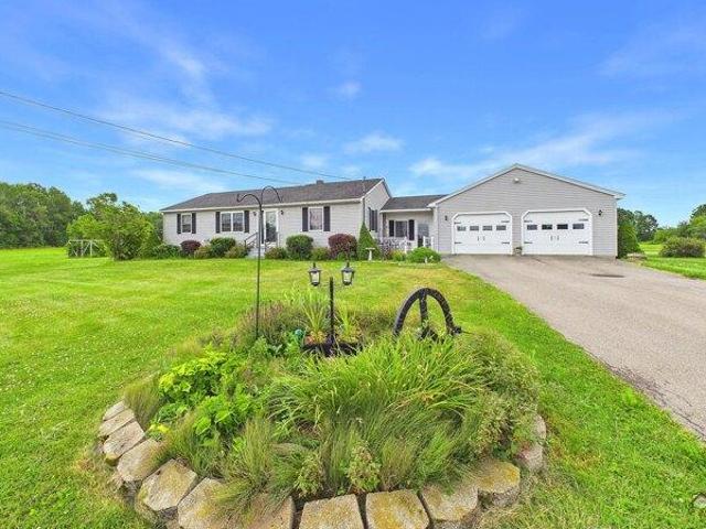 3 bedroom, Benton ME 04901 104848268