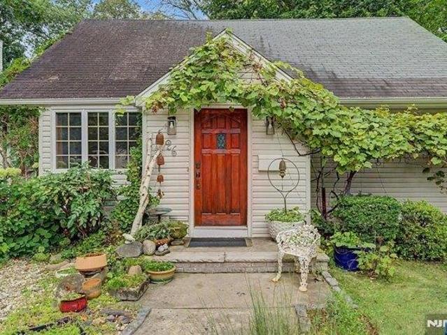 3 bedroom, Bergenfield NJ 07621 105535146