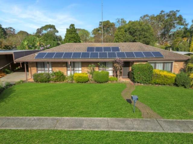 3 Bedroom House Berwick VIC 102714455