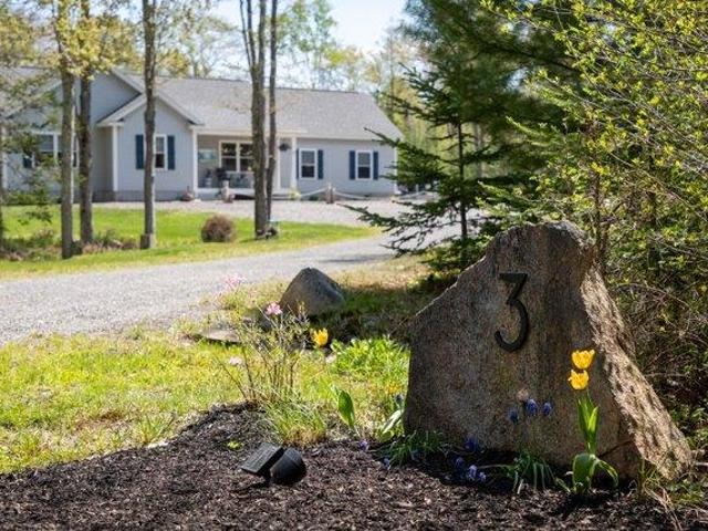 3 bedroom, Biddeford ME 04005 105678080