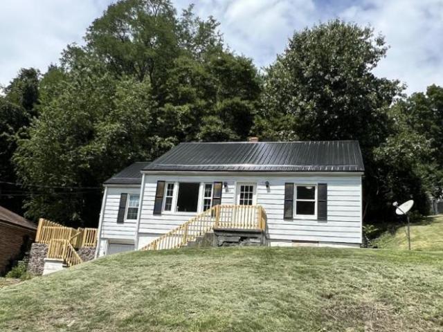 3 bedroom, Bluefield WV 24701 105846415
