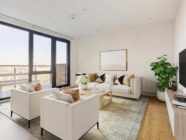 3 bedroom flat for sale