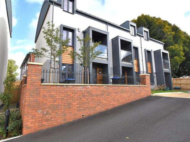 3 Bedroom Block Of Apartments Flat