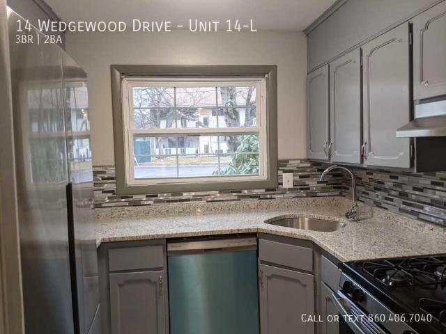 3 bedroom, Bloomfield CT 06002 LS93688181