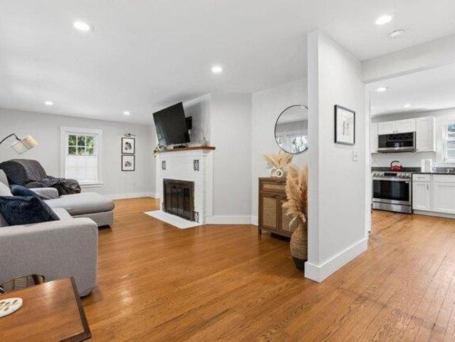 3 bedroom, Brunswick ME 04011 105692228