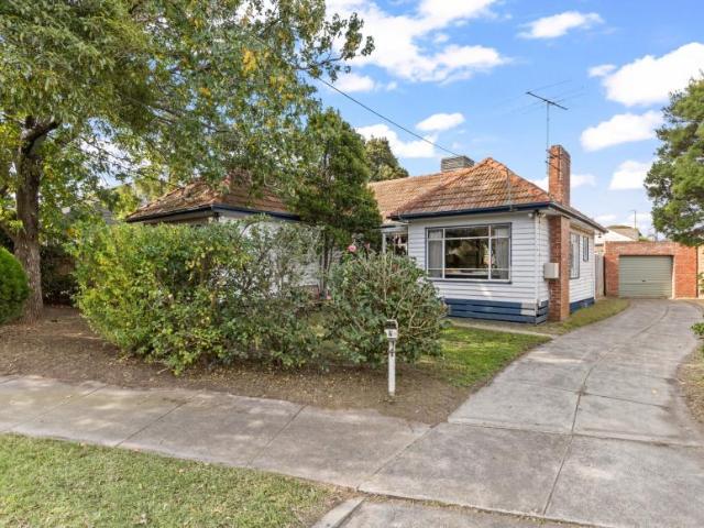 3 Bedroom House Brunswick West VIC 102763231
