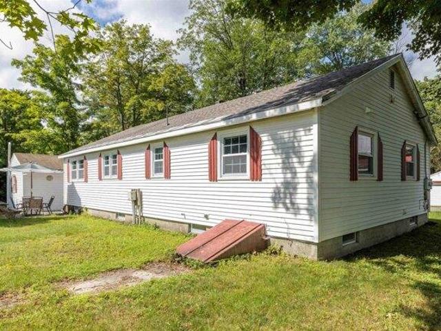 3 bedroom, Bradford NH 03221 105440162