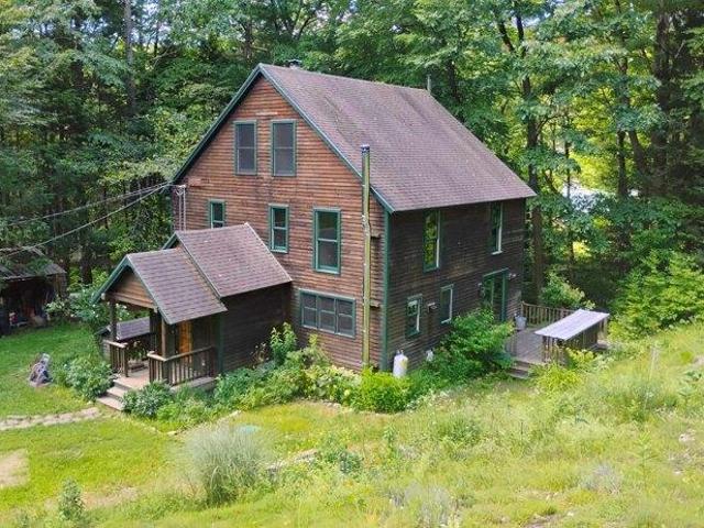 3 bedroom, Brattleboro VT 05301 104075439