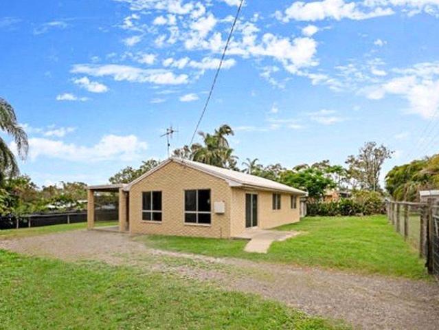 3 Bedroom Brick Home Large fully fenced yard