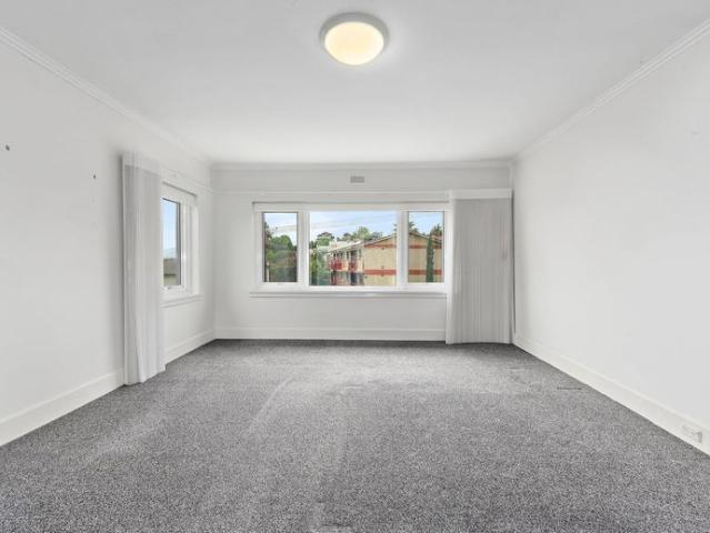 3 bedroom brick home on the edge of the city