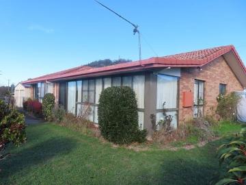 3 BEDROOM BRICK WITH ENSUITE