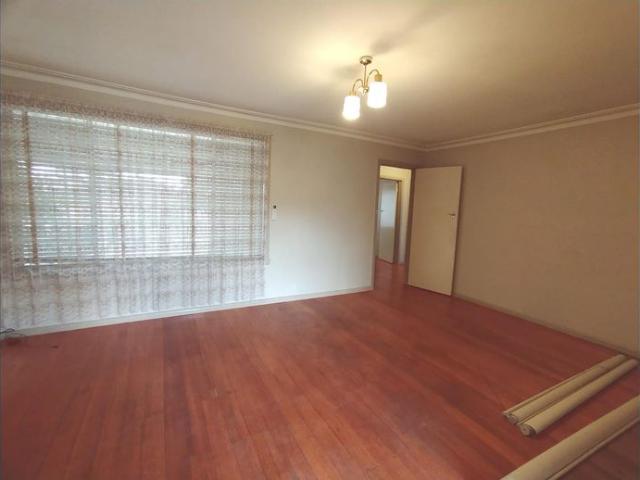 3 Bedroom brick veneer North Sunshine Suited to tenants looking for comfort and convenience