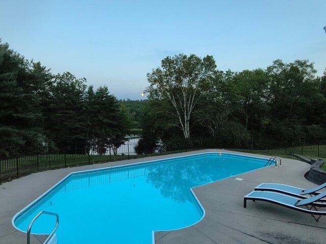 3 bedroom, Bristol NH 03222 105536450
