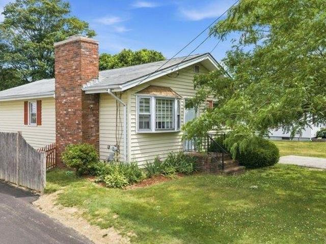 3 bedroom, Bristol RI 02809 105493835