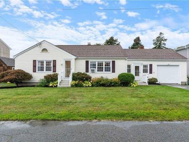 3 bedroom, Bristol RI 02809 105497058