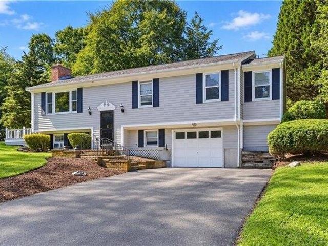 3 bedroom, Bristol RI 02809 105547798