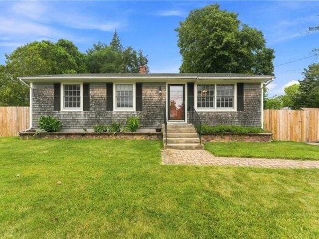 3 bedroom, Bristol RI 02809 105552798