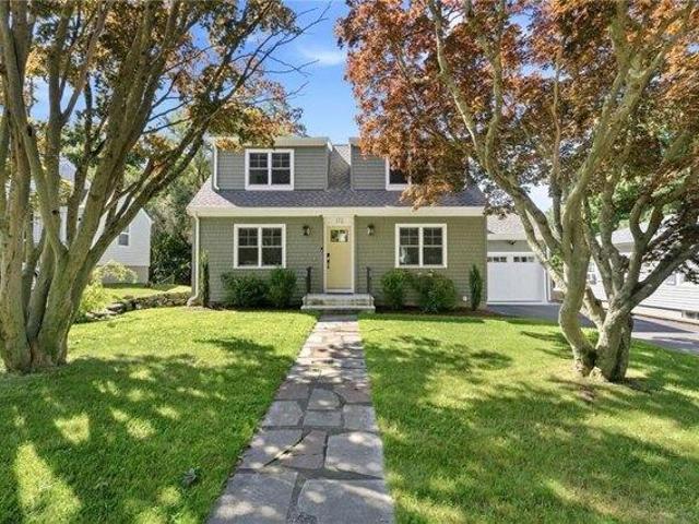 3 bedroom, Bristol RI 02809 105614244