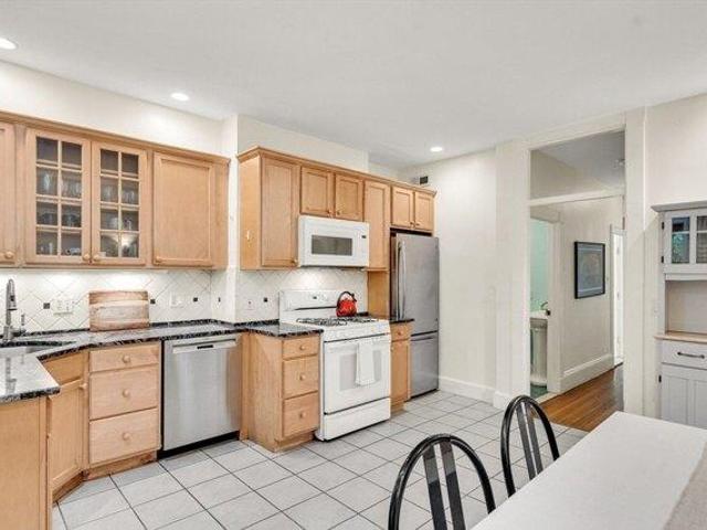 3 bedroom, Brookline MA 02445 105400871