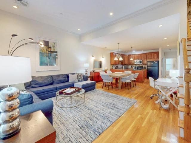 3 bedroom, Brookline MA 02445 98273203