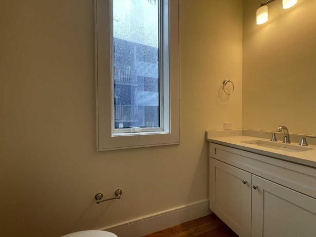 3 bedroom, Brookline MA 02445 98397119