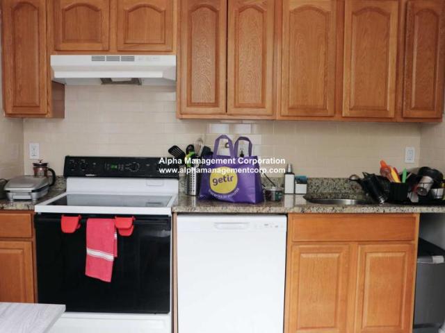 3 bedroom, Brookline MA 02446 LS98395793