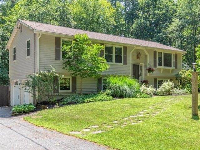 3 bedroom, Brookline NH 03033 105496693