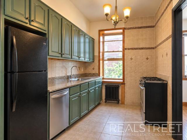 3 bedroom, Brooklyn NY 11237 105996457