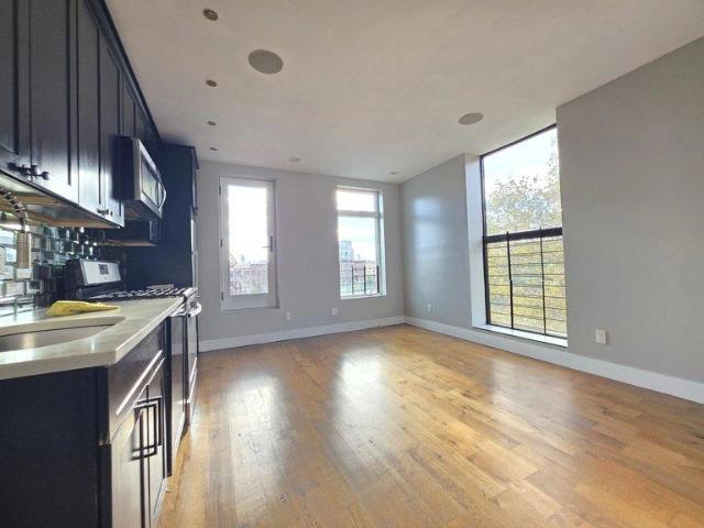 3 bedroom, Bronx NY 10454 LS96156069