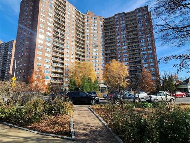 3 bedroom, Bronx NY 10471 72692040