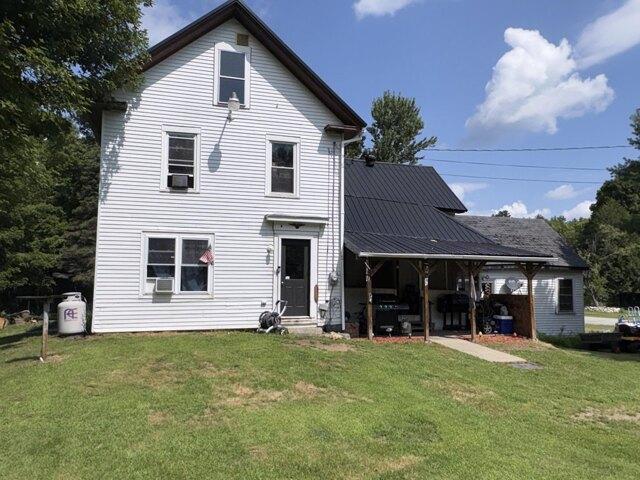 3 bedroom, Brownville ME 04414 105692518