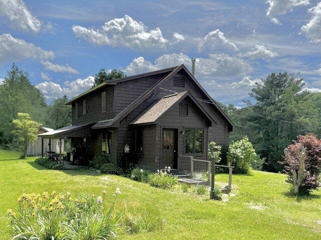 3 bedroom, Buckland MA 01338 105497145
