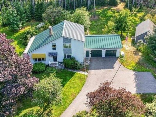 3 bedroom, Bucksport ME 04416 105679502
