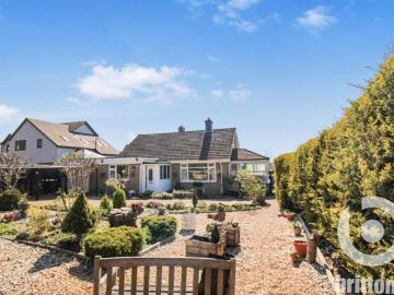 3 Bedroom Bungalow Blackborough End Blackborough End 101277975
