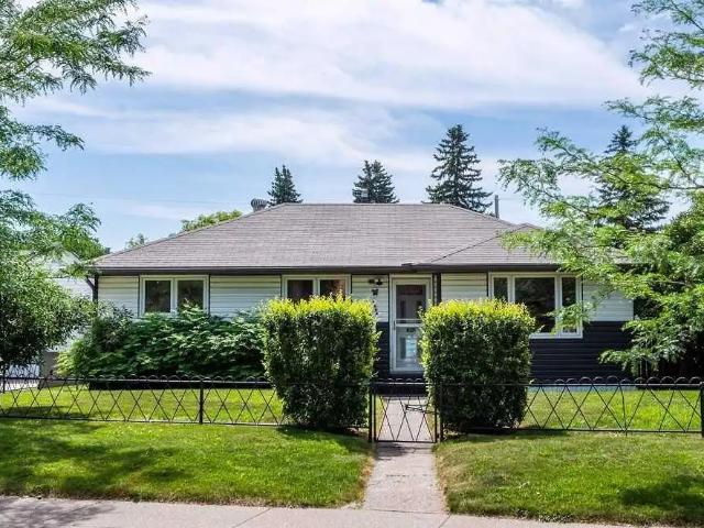 3+ Bedroom Bungalow | Garage, RV Parking, A/C & Pet Friendly