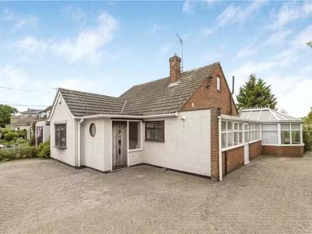 3 bedroom bungalow for rent in Bury Lane, Hatfield Peverel, Ch.