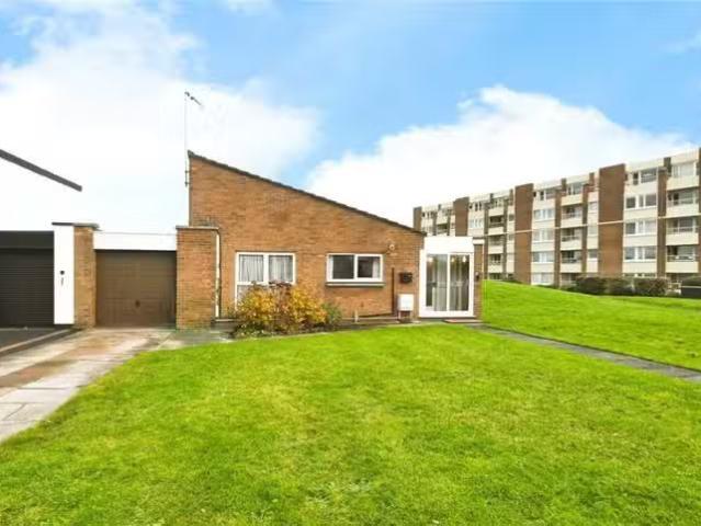 3 bedroom bungalow for rent in Mockbeggar Drive, Wallasey, Wir.