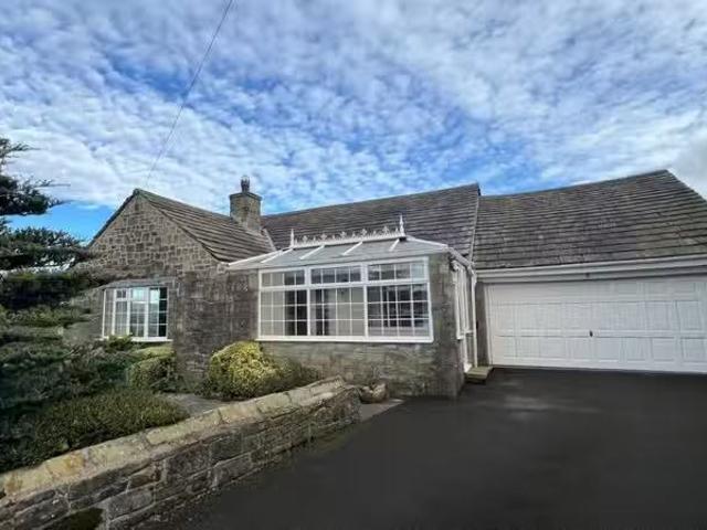 3 bedroom bungalow for rent in Meadowcroft, Draughton, Skipton.