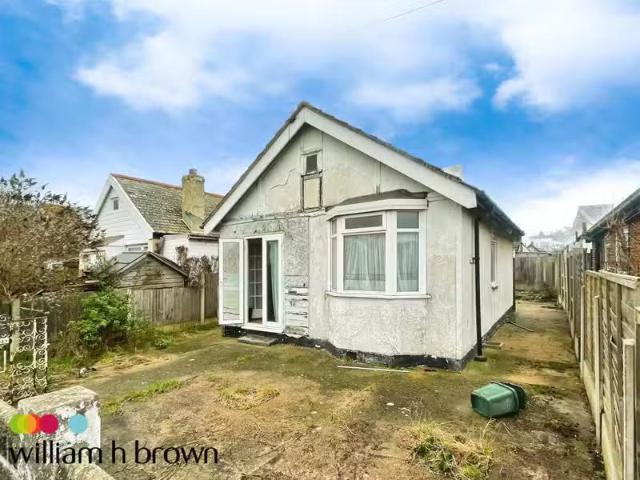 3 bedroom bungalow for rent in Rosemary Way, Jaywick, CLACTON.
