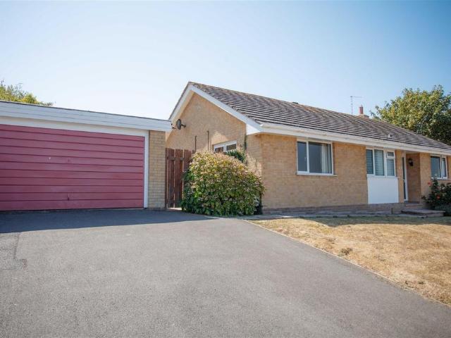 3 bedroom bungalow for sale