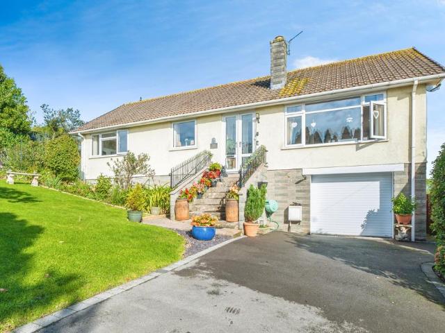 3 bedroom bungalow for sale